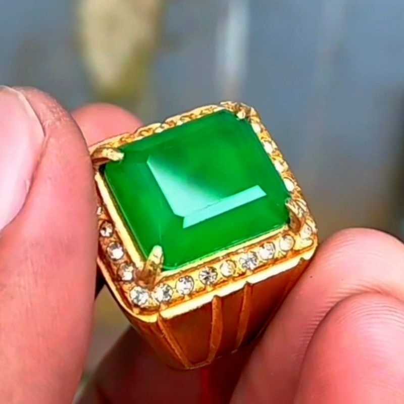 Batu Permata Jamrud Zambia Kotak Elegan