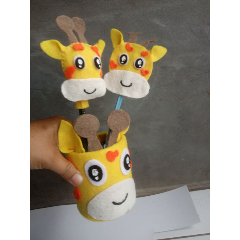 

1 set tempat pensil, tuding ngaji dan hiasan pensil/ prakarya tempat pensil/ tempat pensil flanel