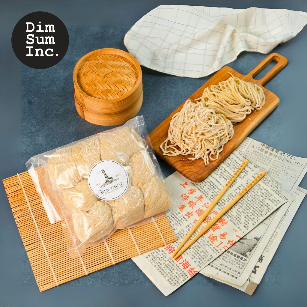 

DIMSUM INC Bakmie Ayam / Bakmi Ayam / Mi Ayam / Mie Ayam / Bakmie / Bakmi / Mie Mentah Basah Premium Cap Mercusuar 1 Kg isi 10 Pcs