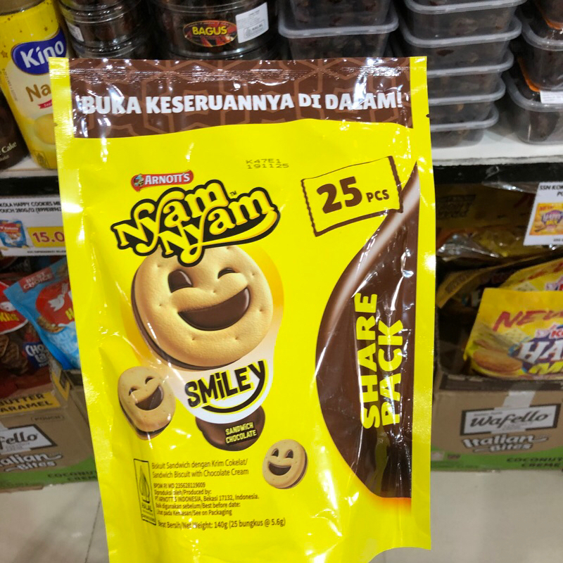 

NYAM NYAM SMILEY SHARE PACK ISI 25