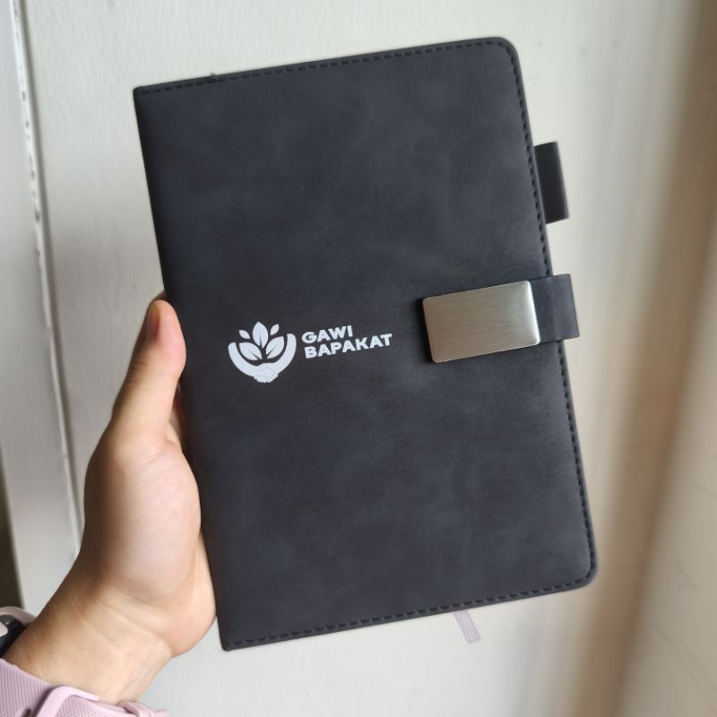 

[BISA CUSTOM] Notebook Agenda A5 Bahan Kulit Premium/ Buku Agenda Custom Ukuran A5 Bahan Kulit/ Buku Catatan Kulit Custom A5