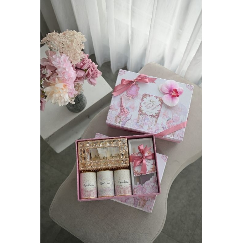 

WISTERIA Eid Hampers Lebaran Idul Fitri