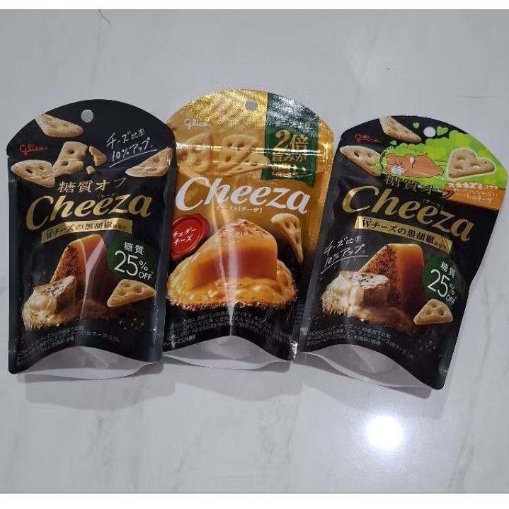 

Glico Cheeza Crackers Snack Crispy Cheese Flavor - Biskuit Original Jepang