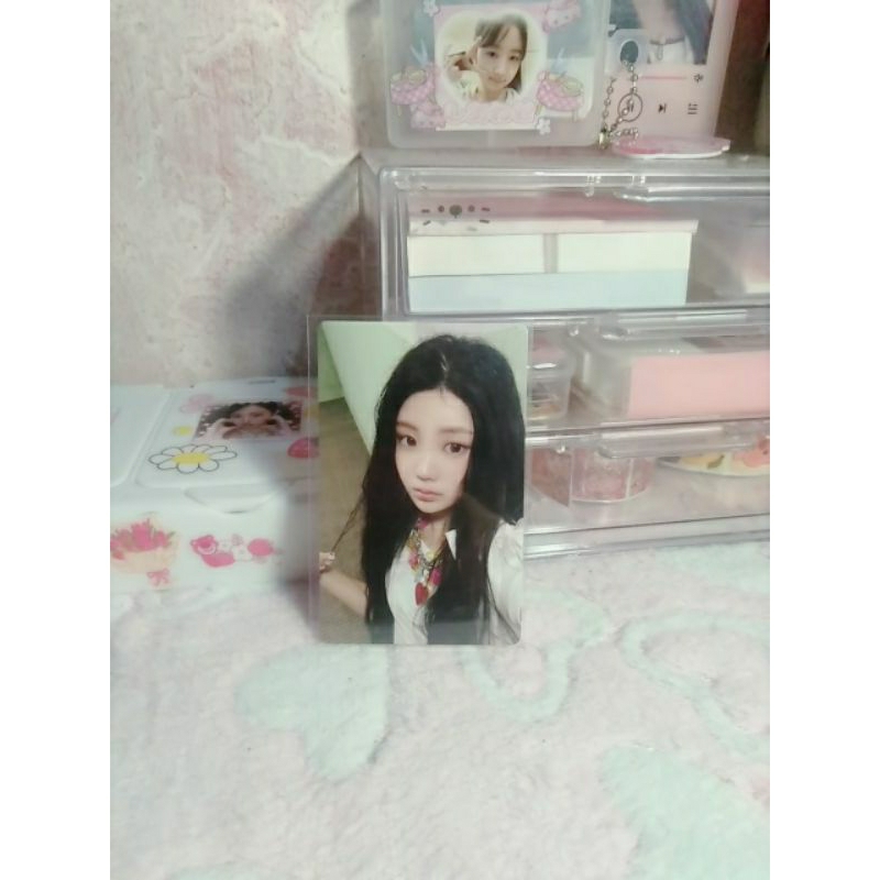 PHOTOCARD OFFICIAL WONHEE (READ DESK)