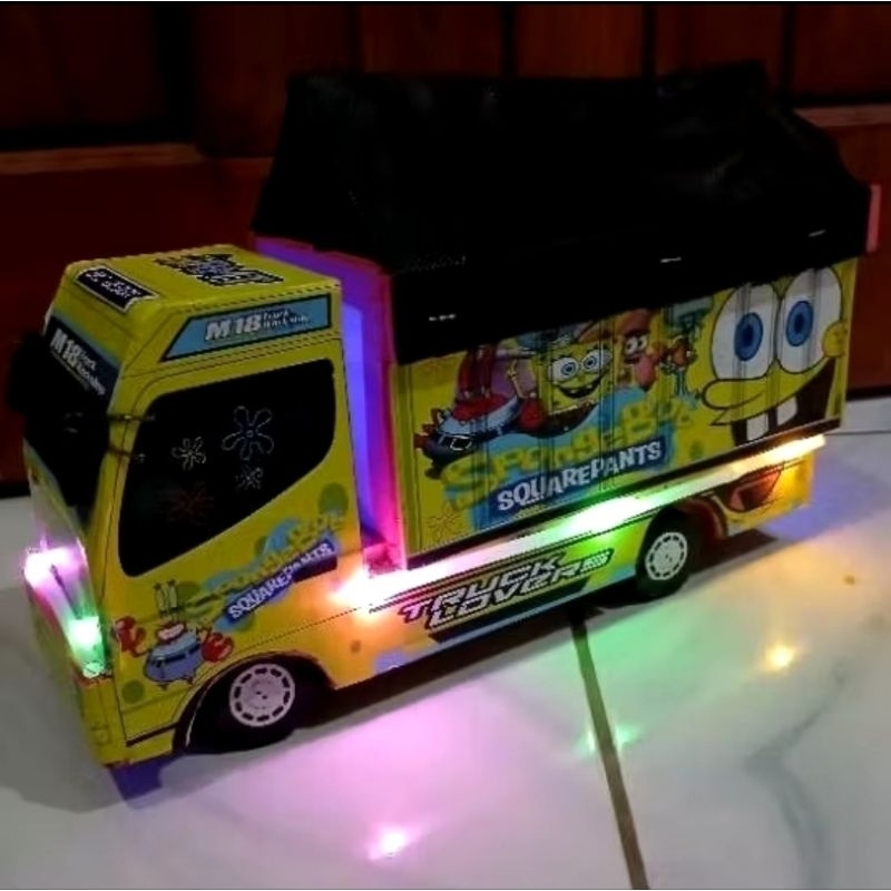 Miniatur Truk Oleng Terpal Lampu