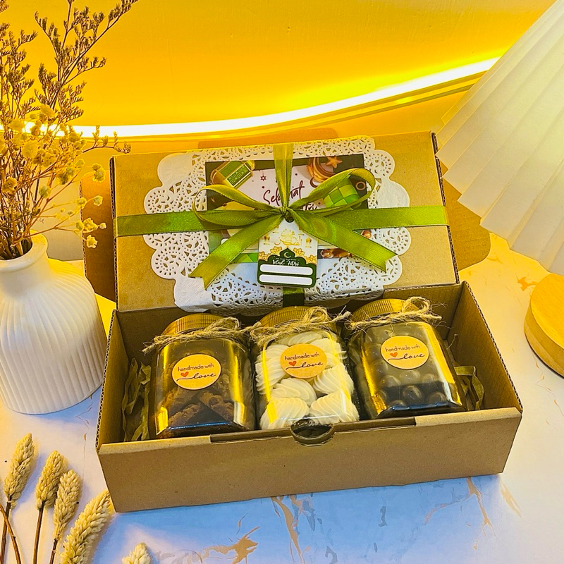 

TERBARU HAMPERS KUE MINIMALIS KEMASAN JAR/GIFT NATAL/ RAMADHAN/IMLEK/GIFTBOX/KADO ULANG