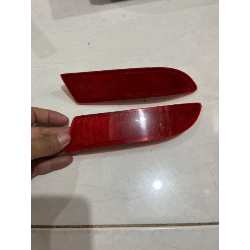 MATA KUCING/REFLEKTOR BEMPER BELAKANG ALL NEW AVANZA XENIA 2012 - 2024 ORIGINAL