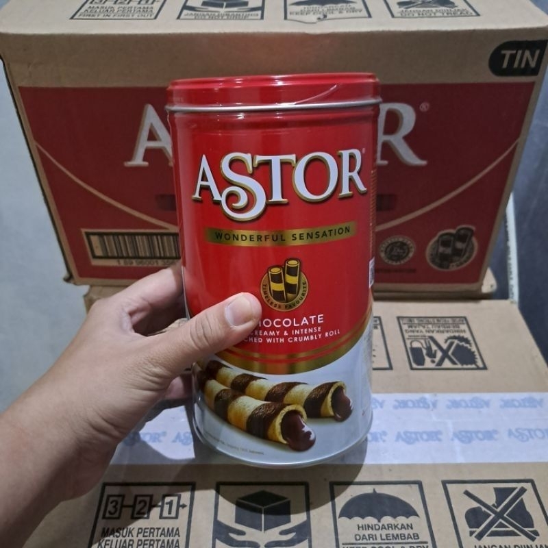 

Astor Chocolate / Astor Wafer Kaleng Lebaran