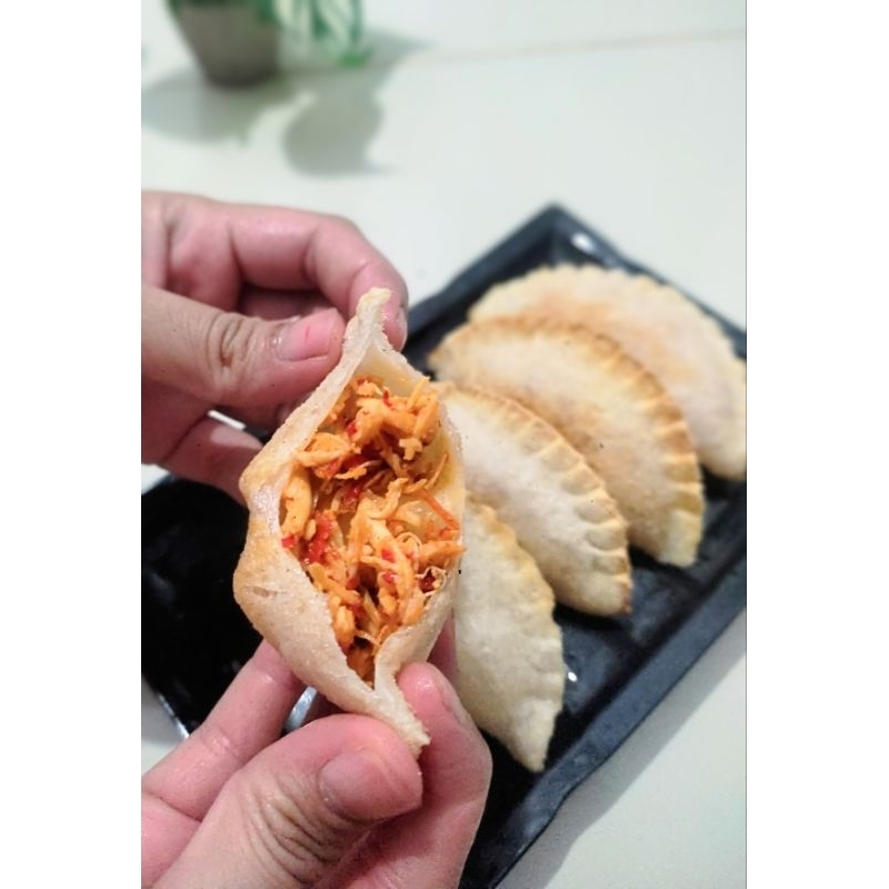 

cireng isi ayam suwir pedas