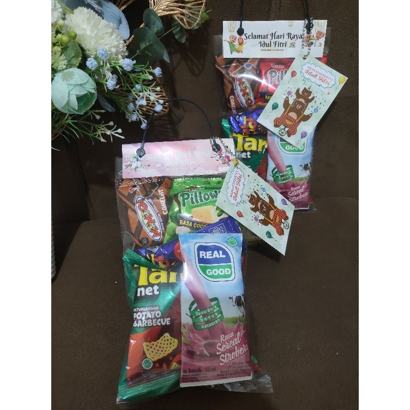 

Hampers Snack Lebaran & Amplop Kecil