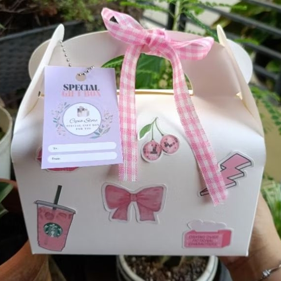 

Gable Box Medium (Dengan Isi) | Giftbox | Birthday Gift | Graduation | Hampers Kado