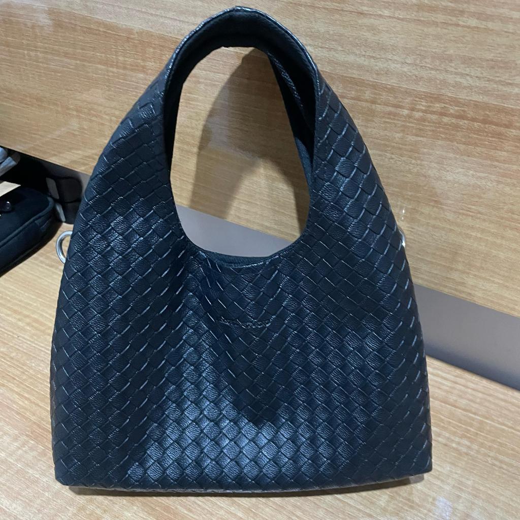 (preloved) Handbag Wanita Limited Studio Micro Hitam