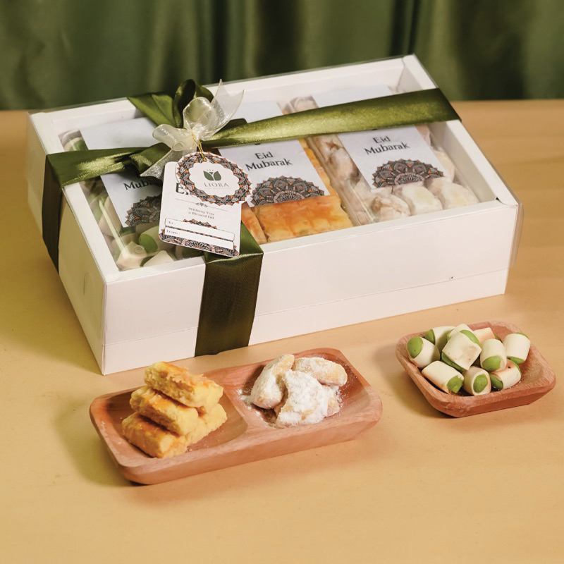 

Liora Hampers - Jannah B Package Putri Salju, Kastengel & Bakpia / Hampers Kue Lebaran Idul Fitri / Hampers Lebaran Idul Fitri Premium / Hampers Lebaran Idul Fitri Unik / Parcel Lebaran Idul Fitri Kue/ Box Hampers Lebaran