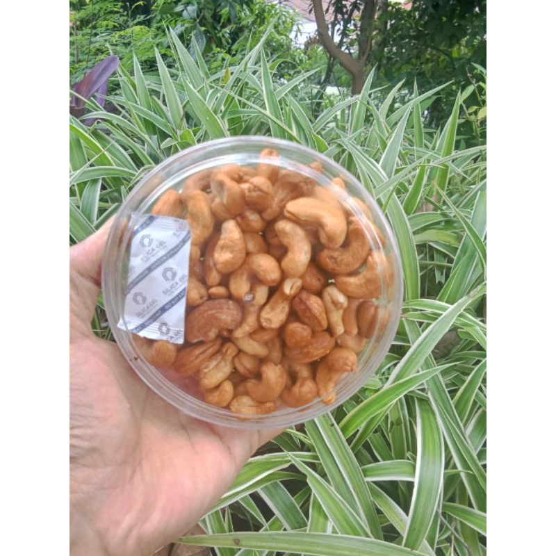 

kacang Mede utuh mateng original 200gram