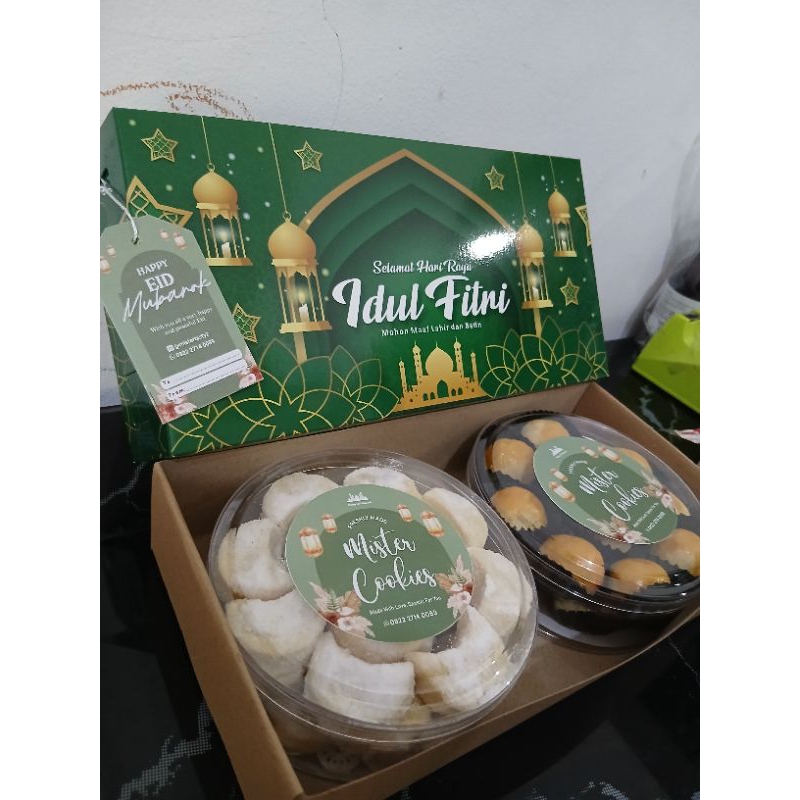 

Paket hampers lebaran toples 250gr dan 600ml isi 2 | paket hampers murah | kue lebaran 2025 | kue lebaran murah | hampers murah