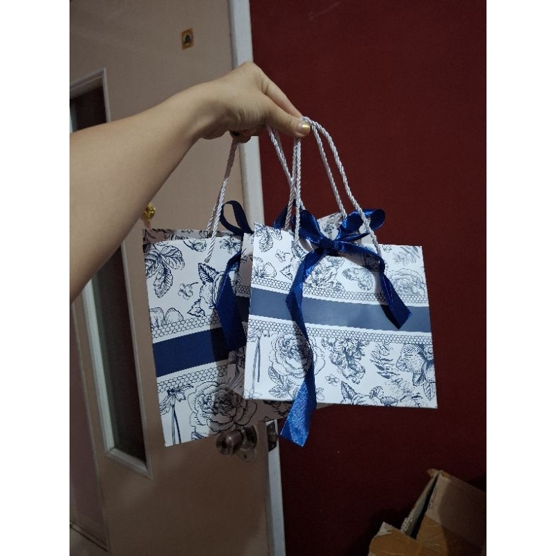 

paper bag di0r / christian di*or / paperbag branded tas kado kotak kado biru motif