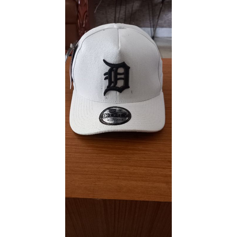 Topi Baseball logo D
