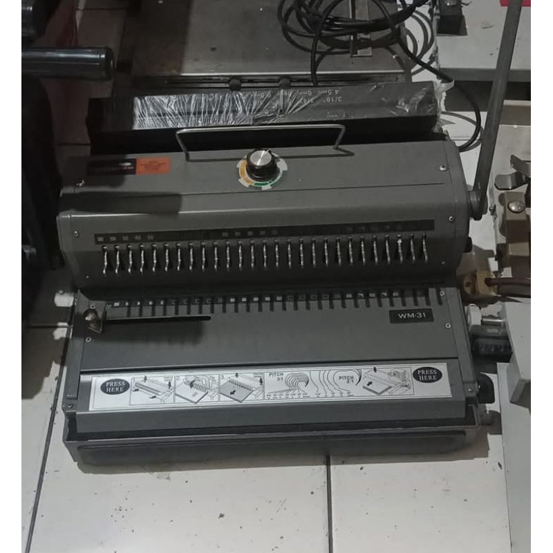 MESIN JILID SPIRAL KAWAT LUBANG KOTAK BESAR