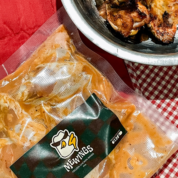 

Frozen Chicken Wings (Savory Garlic Flavor)