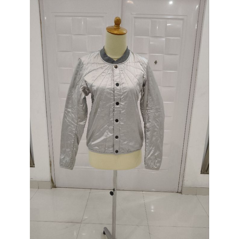 Alpha Tauri Jacket Silver Wanita