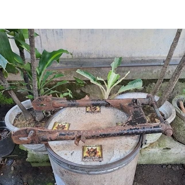 swing arm suzuki gp 100 gp 125 trs katana ORIGINAL swingarm suzuki gp100 gp125 trs katana swing arm 