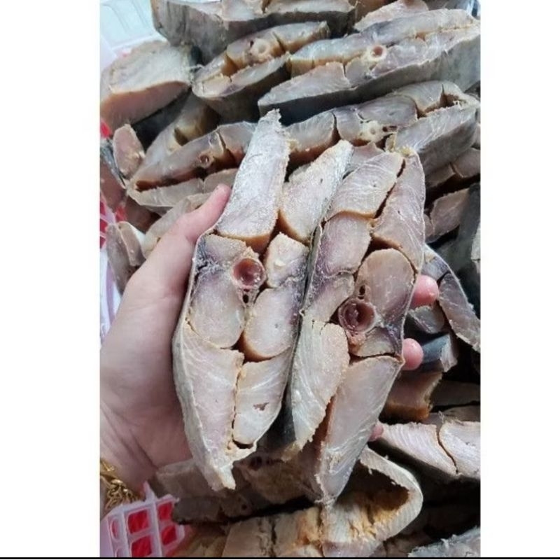 

ikan asin telang tenggiri asli tabanio full daging berat 1kg di kirim menggunakan vakum