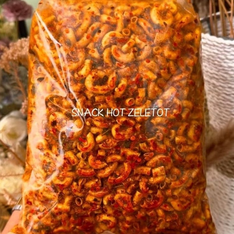 

MAKARONI KRIUK PEDAS DAUN JERUK ISI 500GRAM