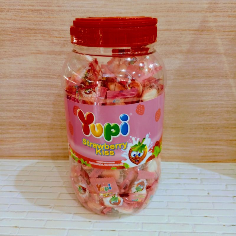 

Permen Yupi toples|yupi strawberry kiss