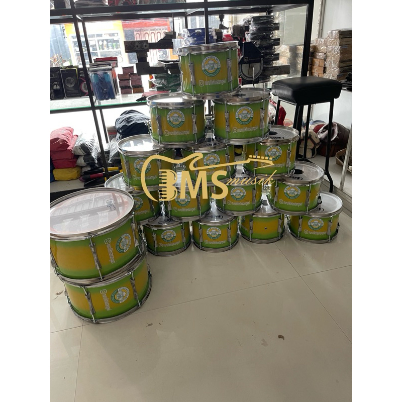 Alat drumband SD 33 set