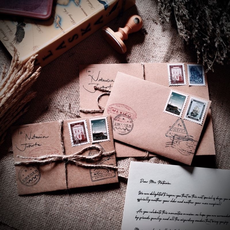 

PAKET AMPLOP DAN KERTAS VINTAGE POST PRANGKO (1 AMPLOP+2 KERTAS)