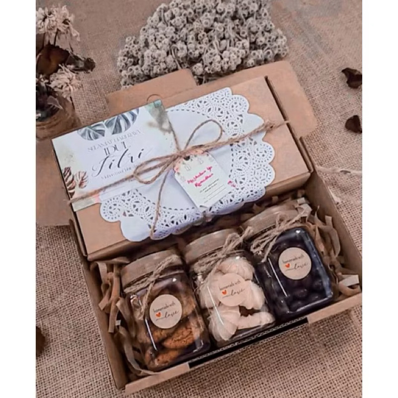 

Hampers kue lebaran / hampers ultah/ hampers nikah