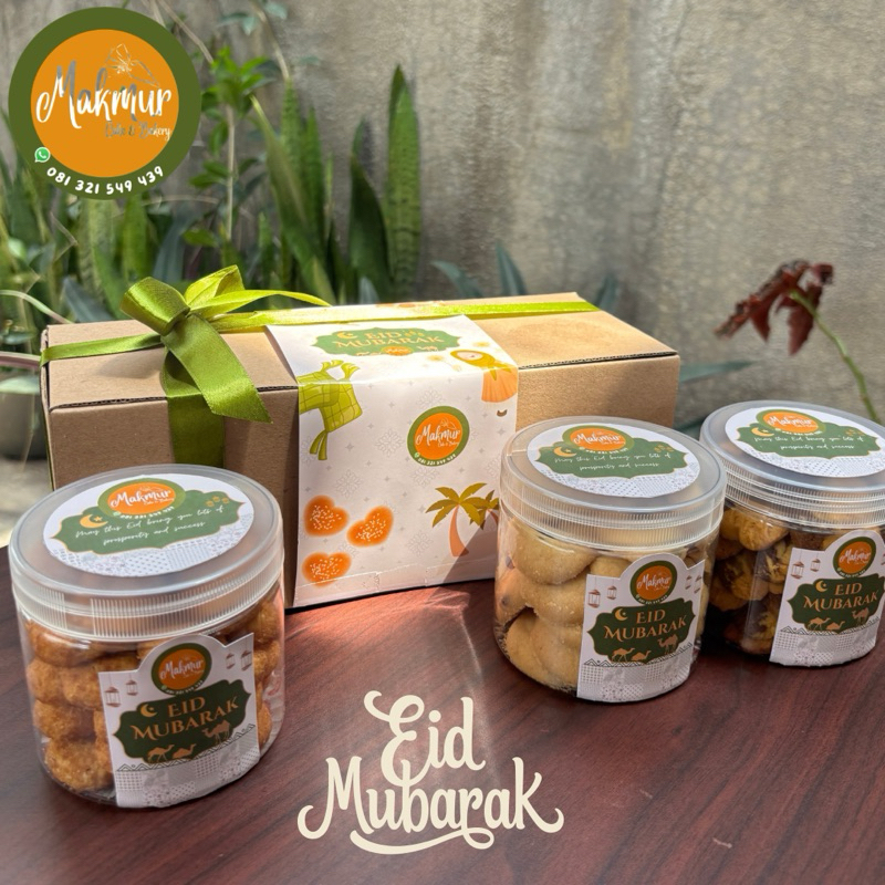 

hampers cookies lebaran isi 3 toples cookies lebaran kue lebaran kue kering