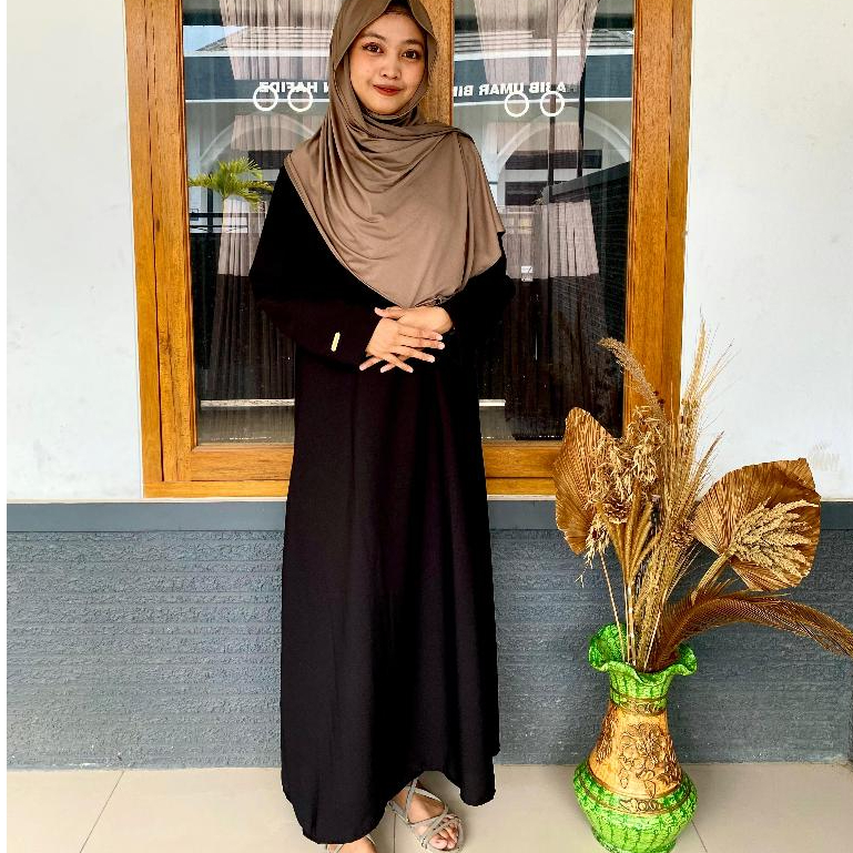 Model Gamis Hitam Polos Remaja Terbaru 2025, Tampil Modis dan Tidak Membosankan