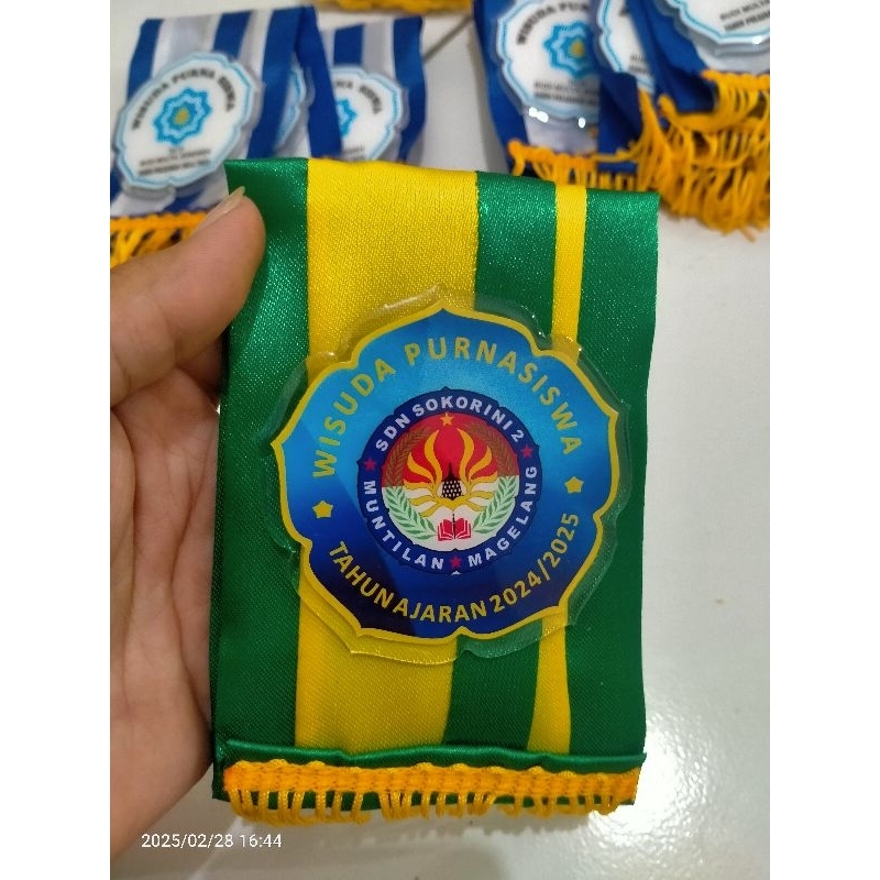 samir wisuda akrilik lapis reain kain satin