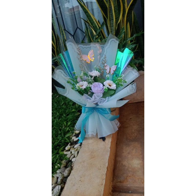 Buket bunga Nuansa Biru, Buket wisuda, buket tunangan, buket murah, buket perpisahan sekolah, buket 