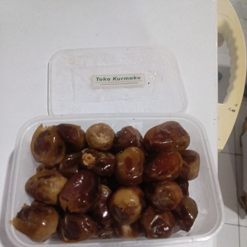 

kurma sukari 1/2 kg