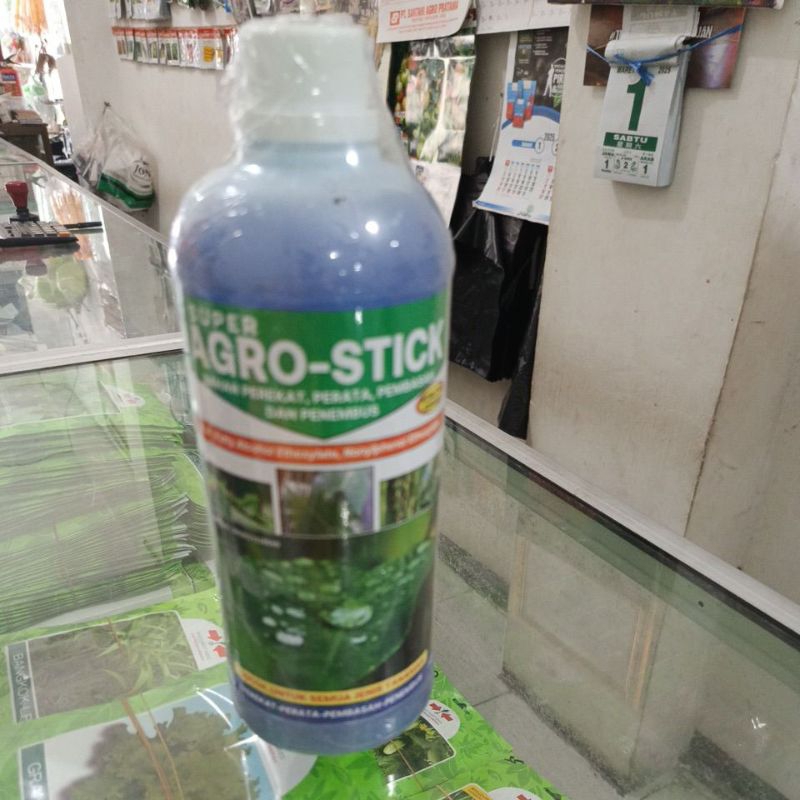 Perekat dan perata Super Agrostik kemasan 1 liter