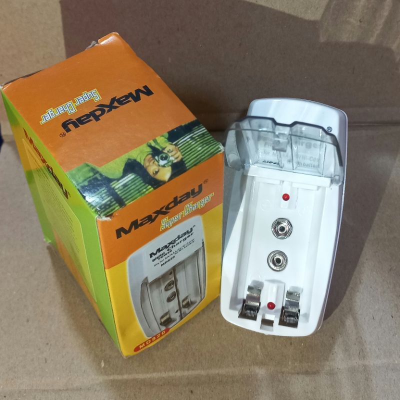 Charger Baterai AA AAA 9V MAXDAY MD820 Alat Cas Baterai AA AAA 9V