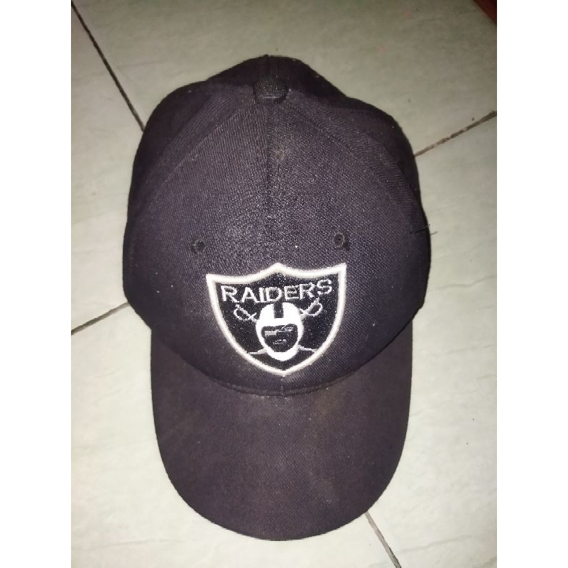 TOPI RAIDERS