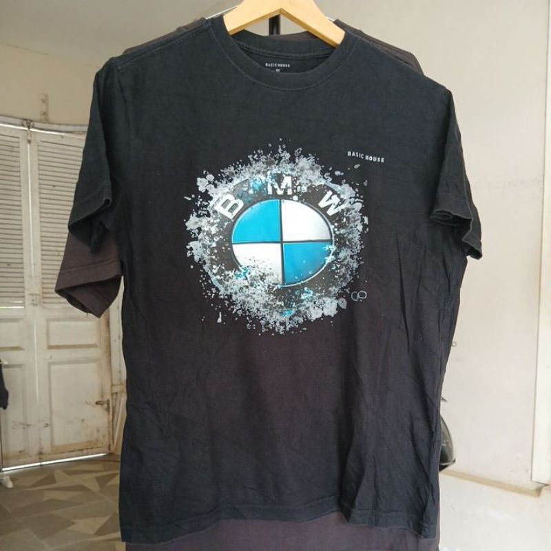 Kaos katun BASIC HOUSE  X BMW second Original hitam pekat  LD 105cm Pjg 64cm no minus
