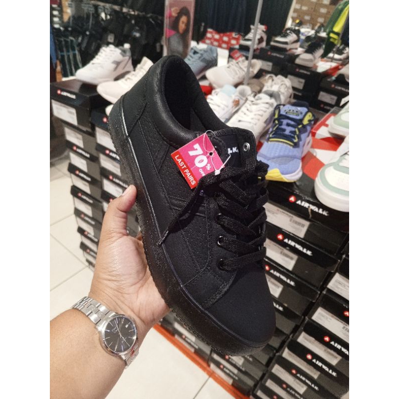 airwalk full black dewasa size 44