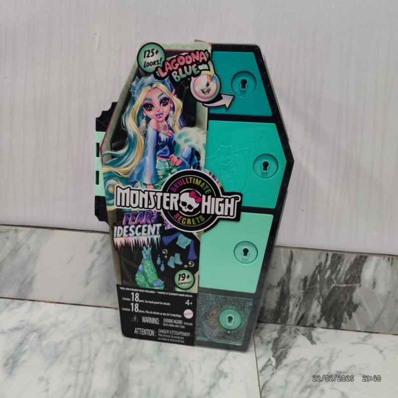 Monster high skulltimate secret lagoona blue