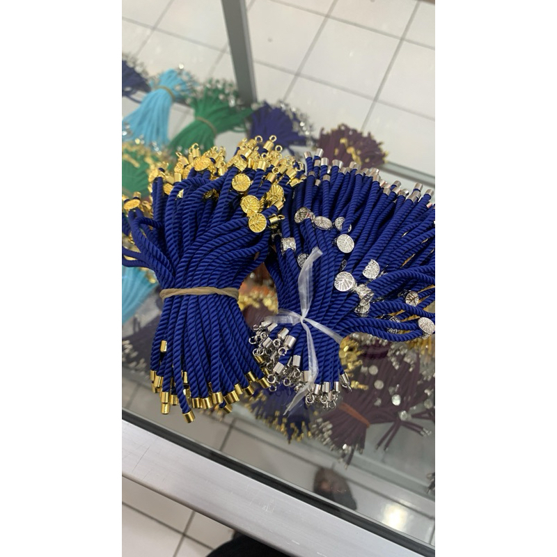 

Request Customer Hampers Idul Fitri - Hardbox Hampers lengkap Pita dan Kartu Ucapan