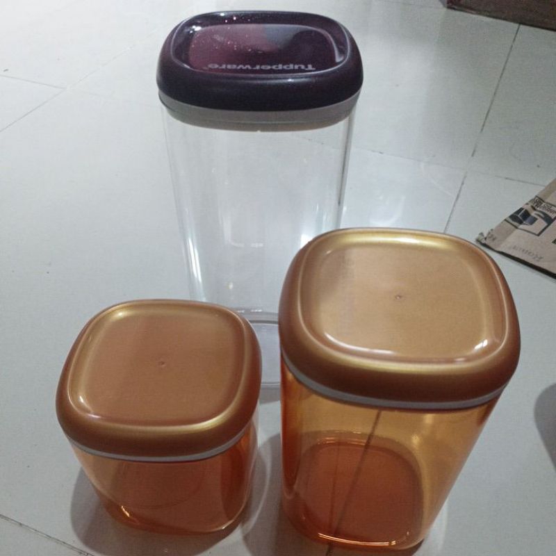 Tupperware Cristal canister