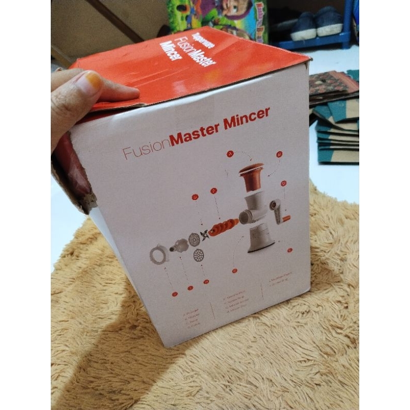 FUSION MASTER MINCER TUPPERWARE