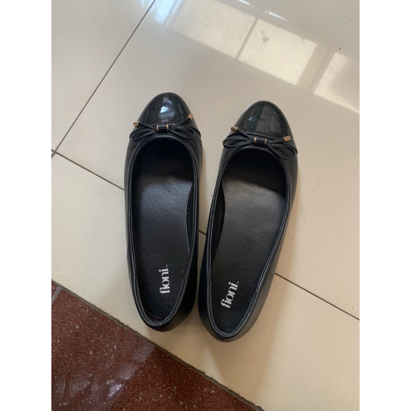 payless flat shoes (fioni)