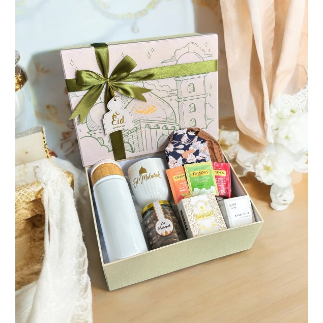 

Ramadan Special Eid Hampers Lebaran Premium Box Ready Stock (Medina D)