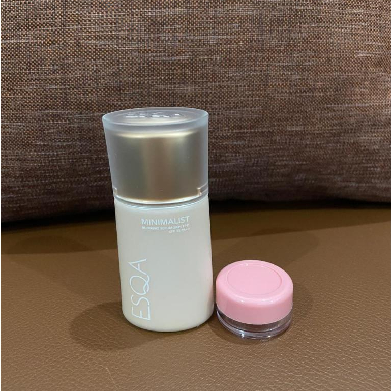 Esqa Minimalist Blurring Serum Skin tint SPF 35 PA++ share in jar