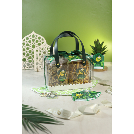 

MEDINA BOX HAMPERS LEBARAN IDUL FITRI CAMCAM MIX 2TOPLES 650ML GOL A