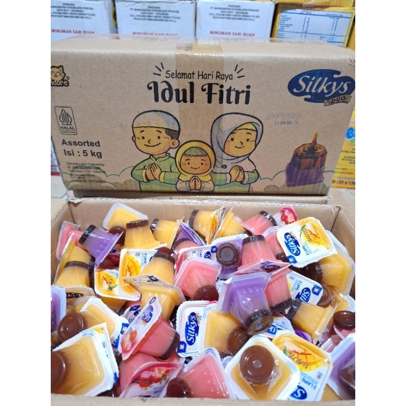 

Silkys Jeli 2 lapis rasa gula aren mangga dan gula aren bluberi